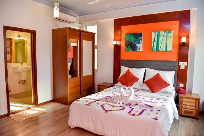 Crystal Crown Hotel Хулхумале Екстериор снимка