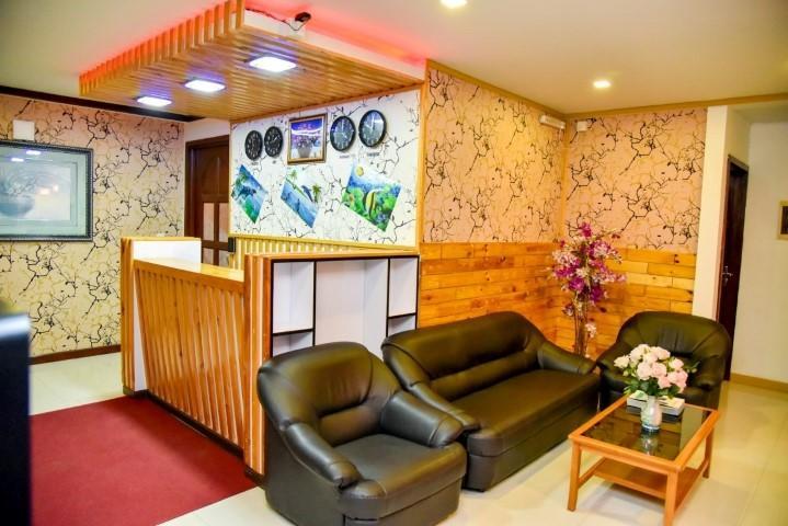 Crystal Crown Hotel Хулхумале Екстериор снимка