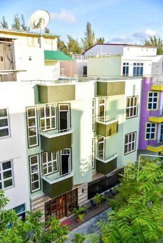 Crystal Crown Hotel Хулхумале Екстериор снимка