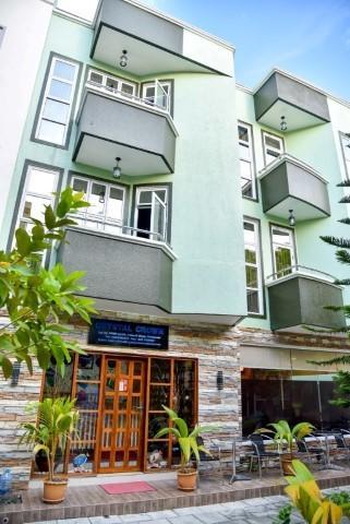 Crystal Crown Hotel Хулхумале Екстериор снимка